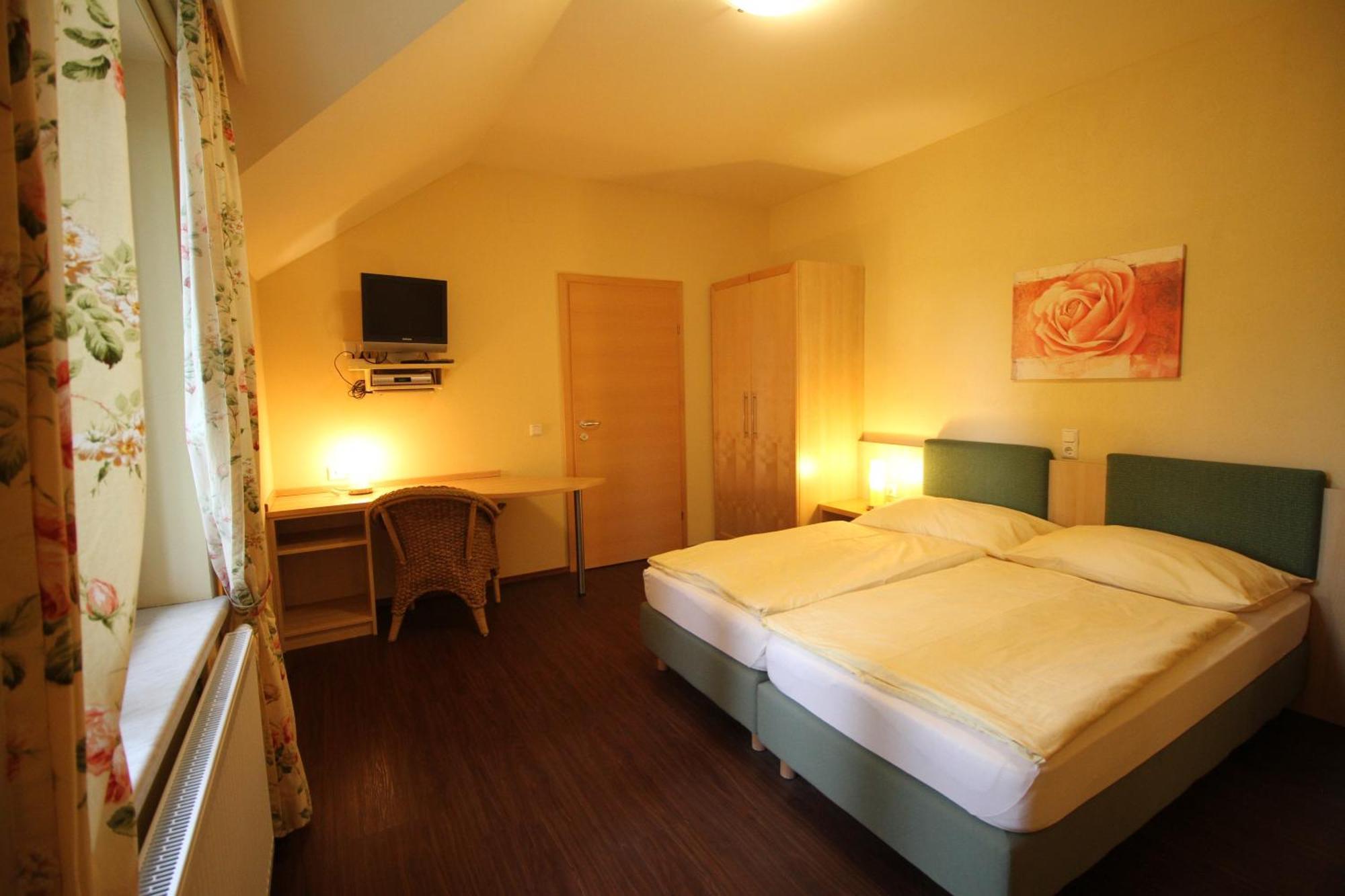 Rosenhotel - Serviced Apartments Zwentendorf 외부 사진