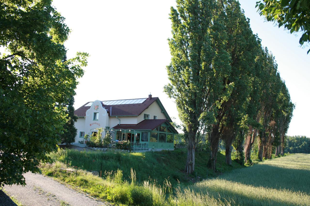 Rosenhotel - Serviced Apartments Zwentendorf 외부 사진
